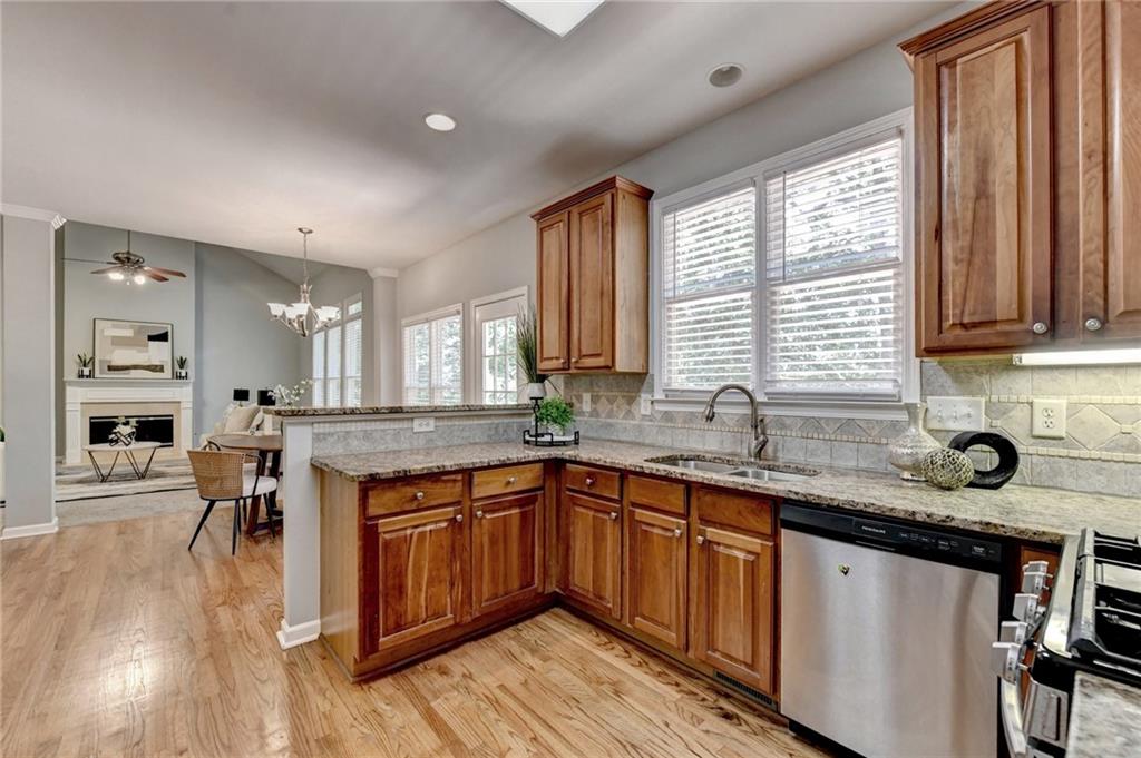 3545 Sentry View Trace Suwanee, GA 30024 - Photo 14 of 80