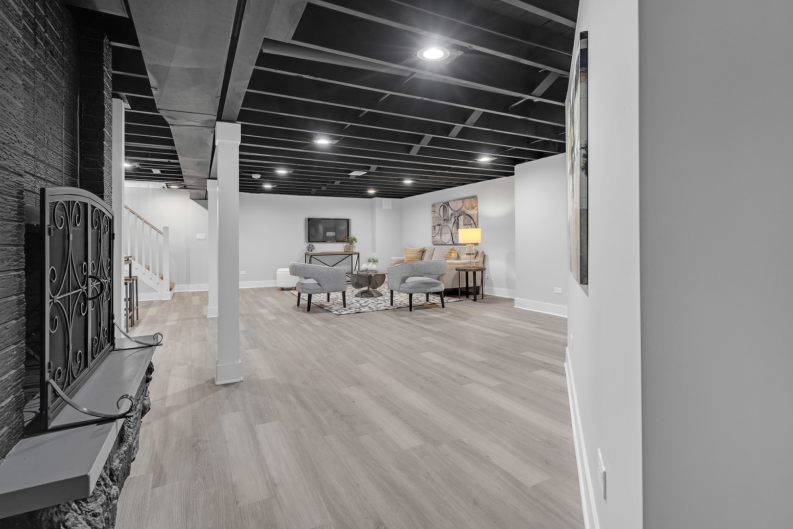 1844 Everett Avenue Des Plaines, IL 60018 - Photo 26 of 31 a view of hall way with furniture