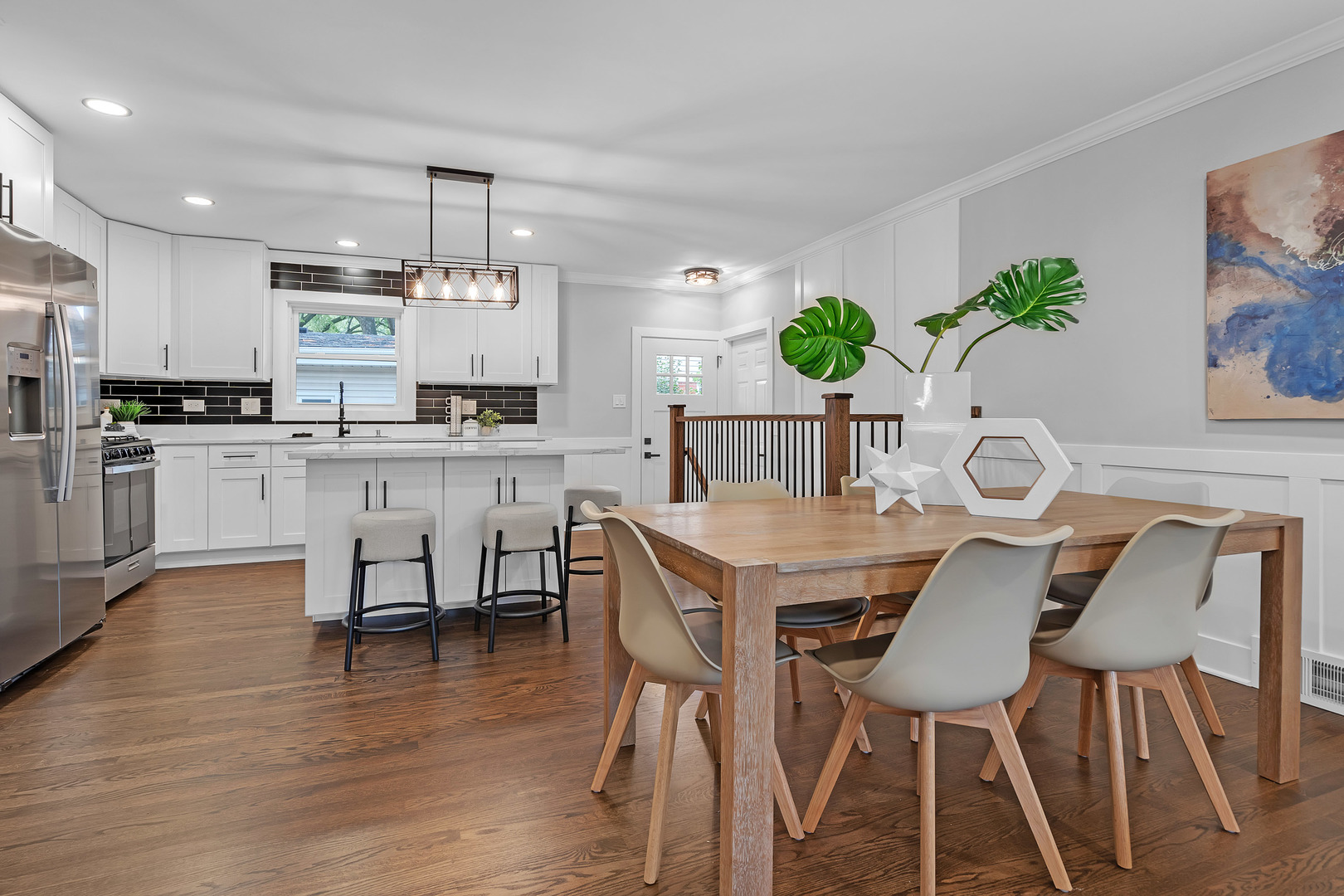 1844 Everett Avenue Des Plaines, IL 60018 - Photo 3 of 31 a view of kitchen with microwave stove top oven and cabinets