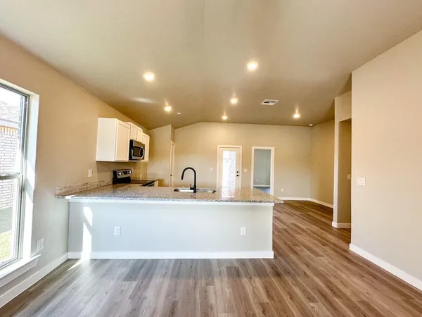 $1,625 | 6932 10th Street, Lubbock, TX 79416
