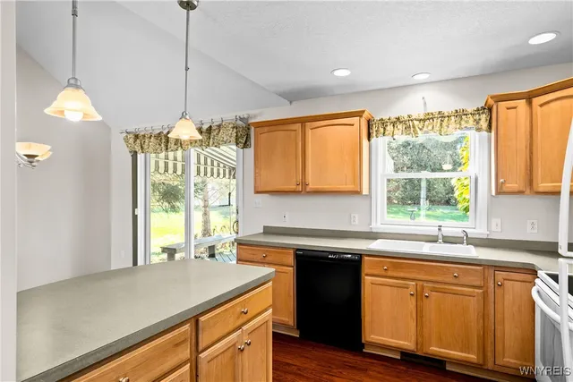 $425,000 | 4202 Tisbury Lane, Hamburg, NY 14075