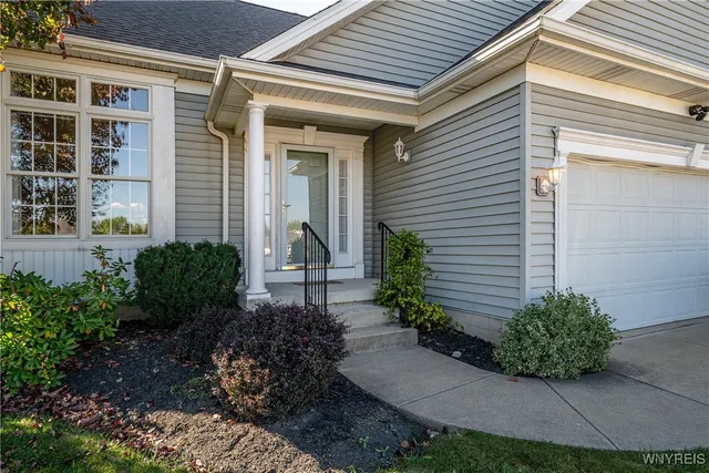 $425,000 | 4202 Tisbury Lane, Hamburg, NY 14075