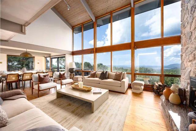 $3,195,000 | 12 Mountain Brook Road, Cornwall, NY 12518