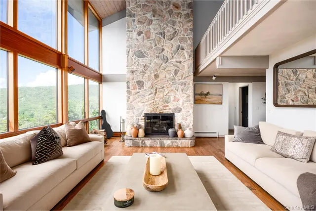 $3,195,000 | 12 Mountain Brook Road, Cornwall, NY 12518