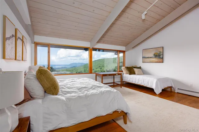 $3,195,000 | 12 Mountain Brook Road, Cornwall, NY 12518