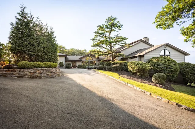 $3,195,000 | 12 Mountain Brook Road, Cornwall, NY 12518