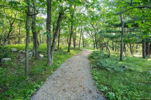 $3,195,000 | 12 Mountain Brook Road, Cornwall, NY 12518