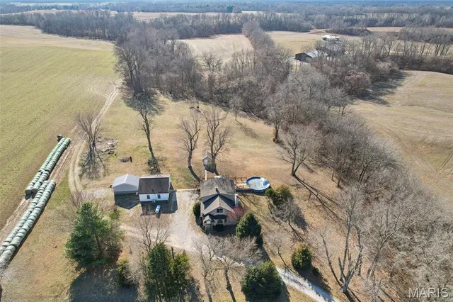 $285,000 | 8602 East Kirsch Road, Troy, IL 62294