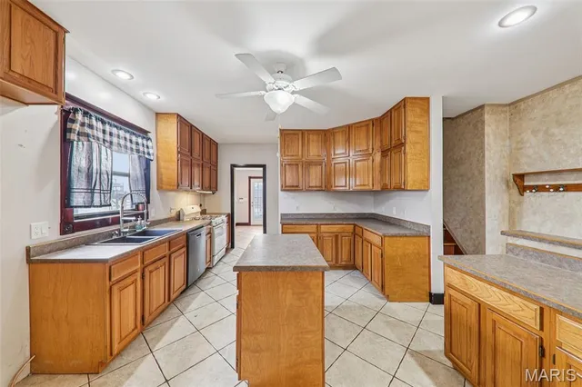 $285,000 | 8602 East Kirsch Road, Troy, IL 62294