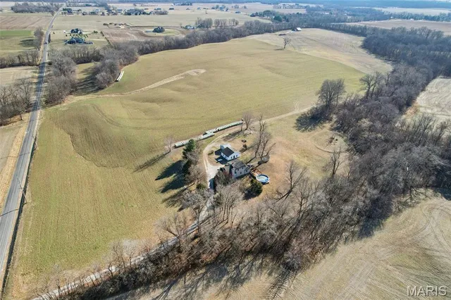 $285,000 | 8602 East Kirsch Road, Troy, IL 62294