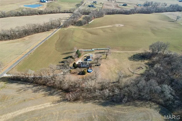 $285,000 | 8602 East Kirsch Road, Troy, IL 62294