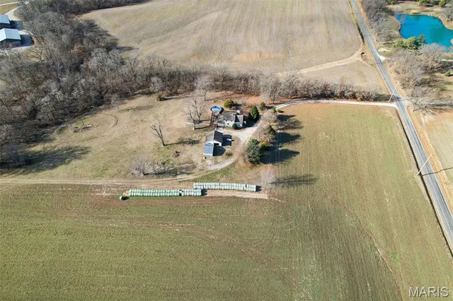 $285,000 | 8602 East Kirsch Road, Troy, IL 62294