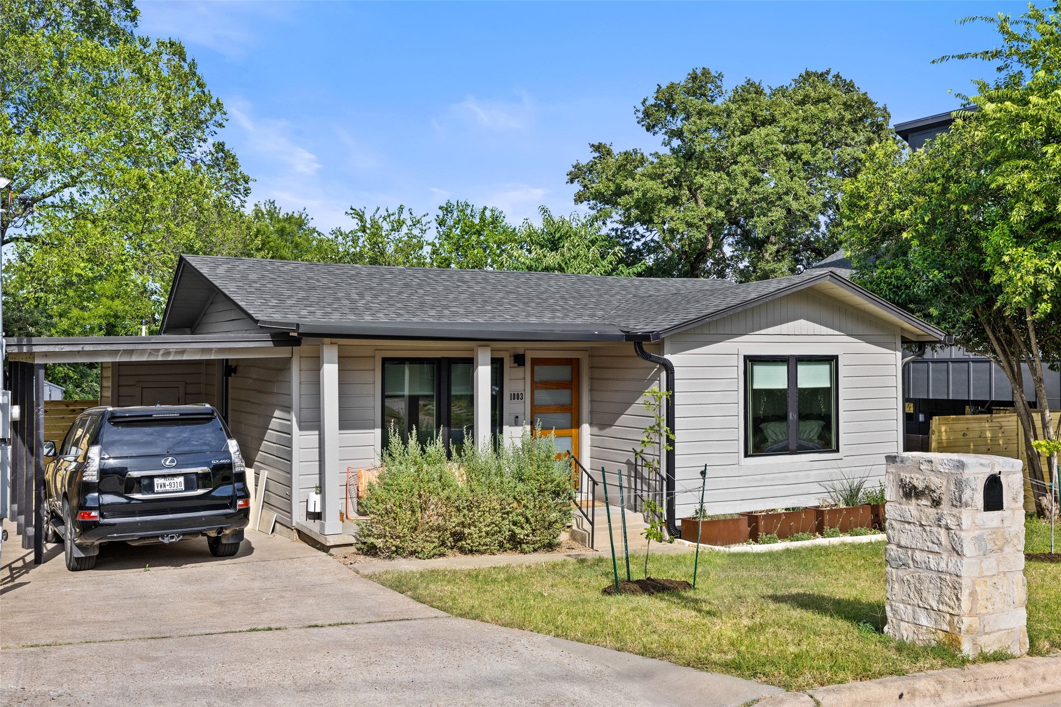 1803 Perez Street Austin, TX 78721 - Photo 39 of 40