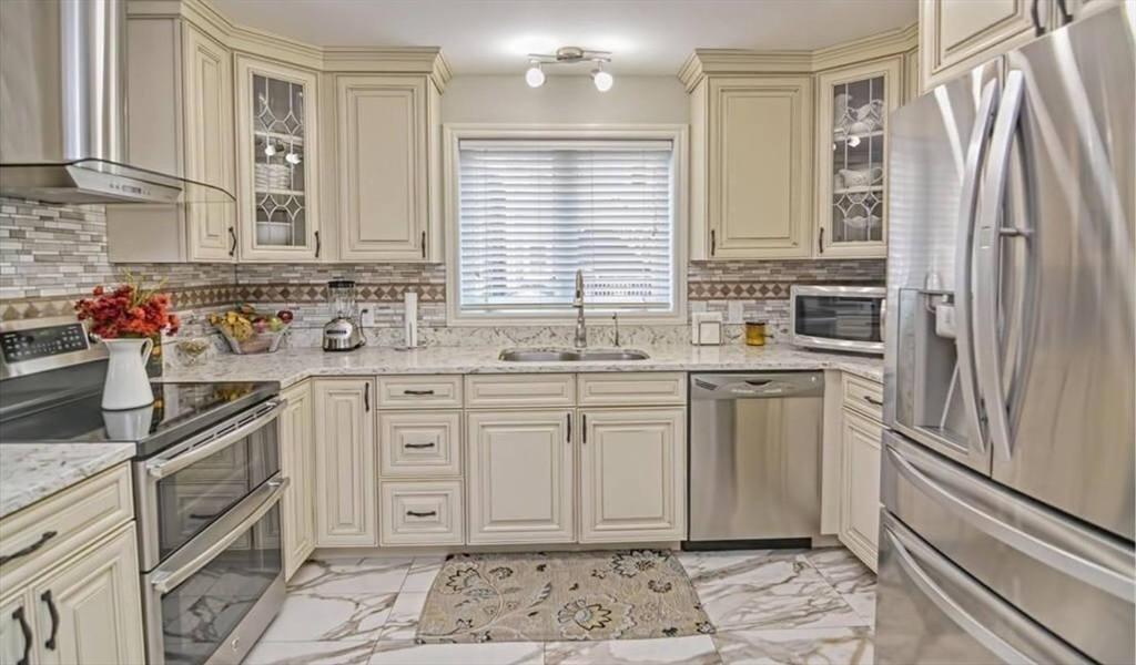 56 Valley Street Everett, MA 02149 - Photo 1 of 42