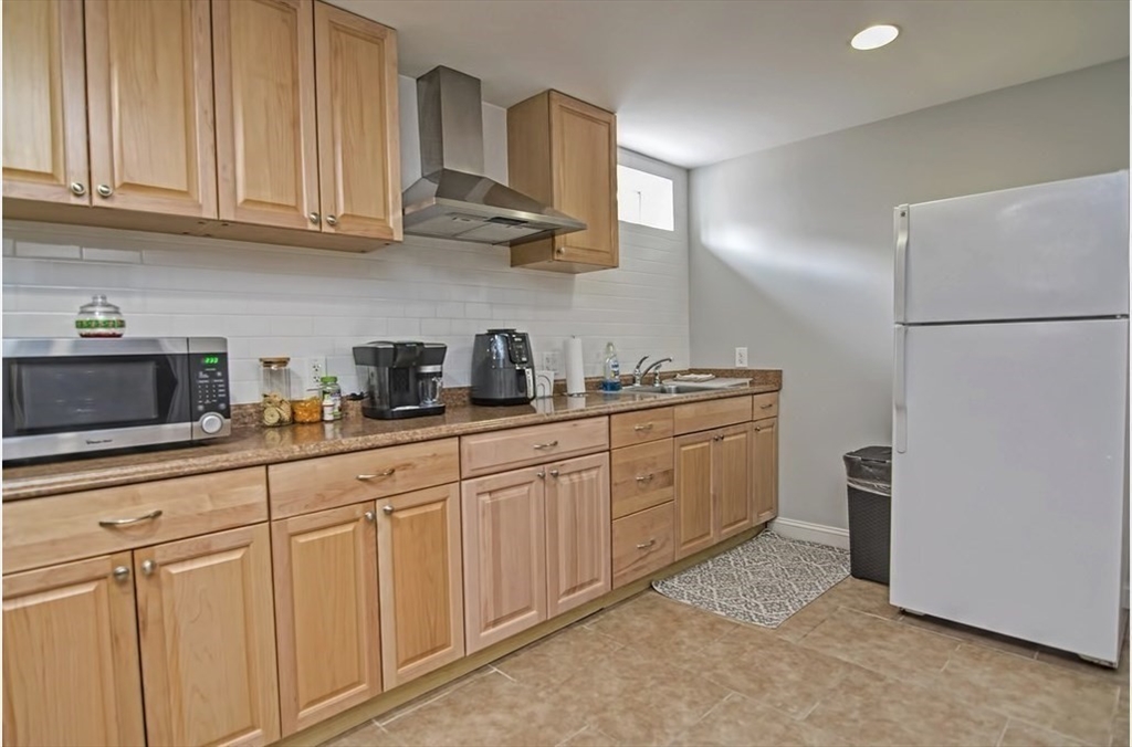 56 Valley Street Everett, MA 02149 - Photo 29 of 42