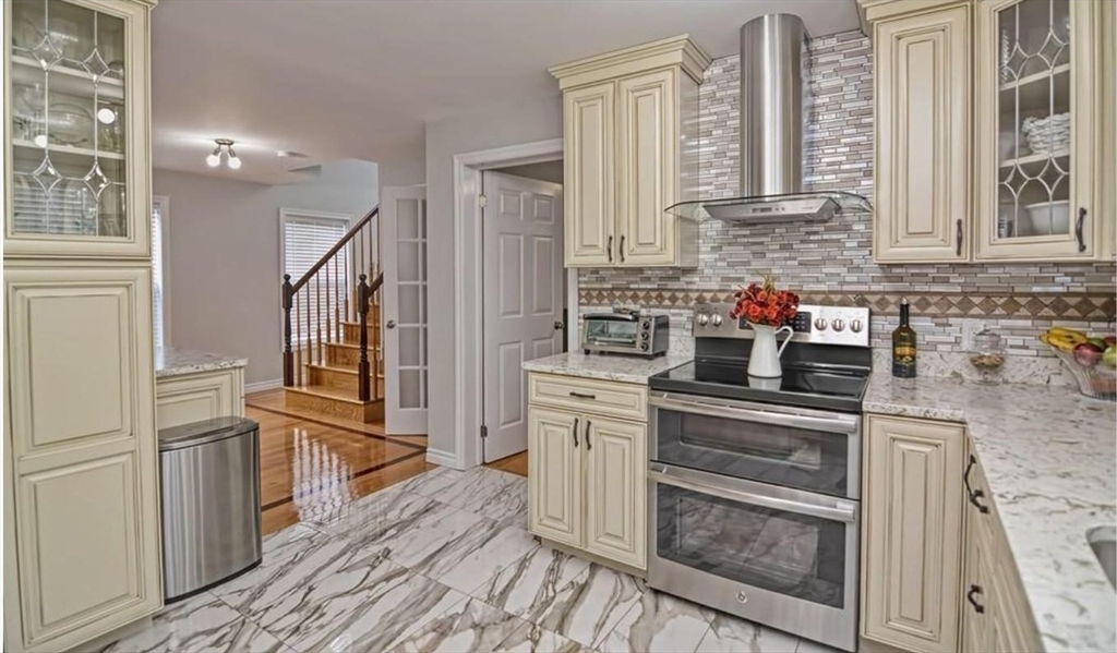 56 Valley Street Everett, MA 02149 - Photo 7 of 42