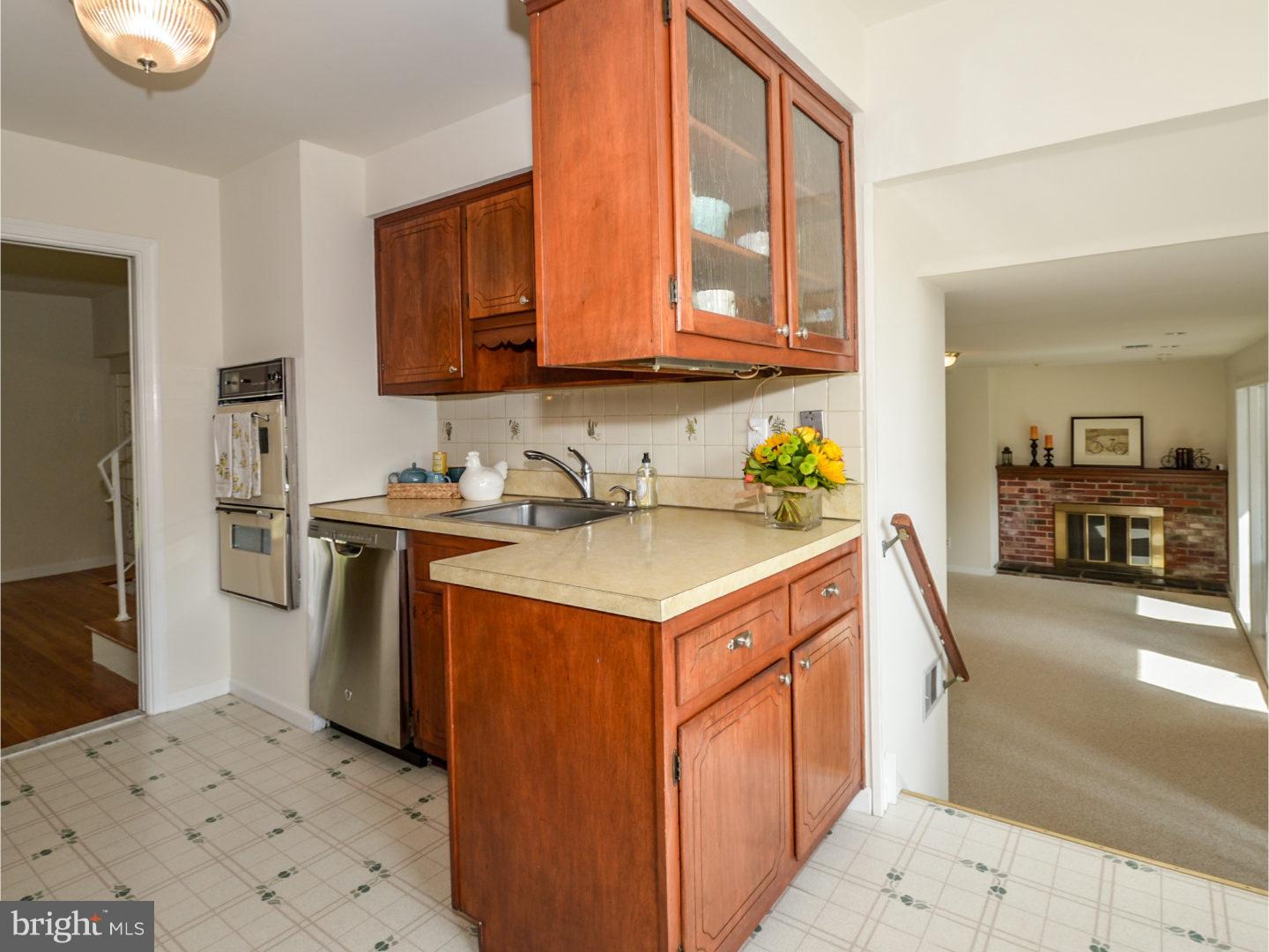 312 Saly Road Yardley, PA 19067 - Photo 14 of 25 Kitchen