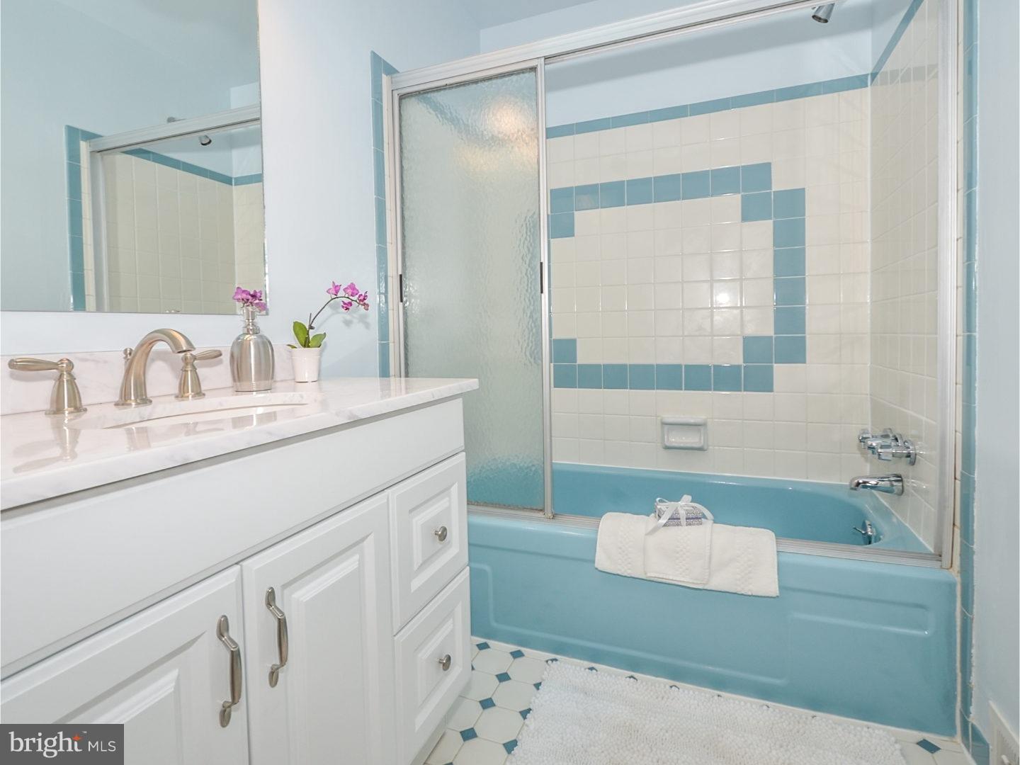 312 Saly Road Yardley, PA 19067 - Photo 23 of 25 Bathroom
