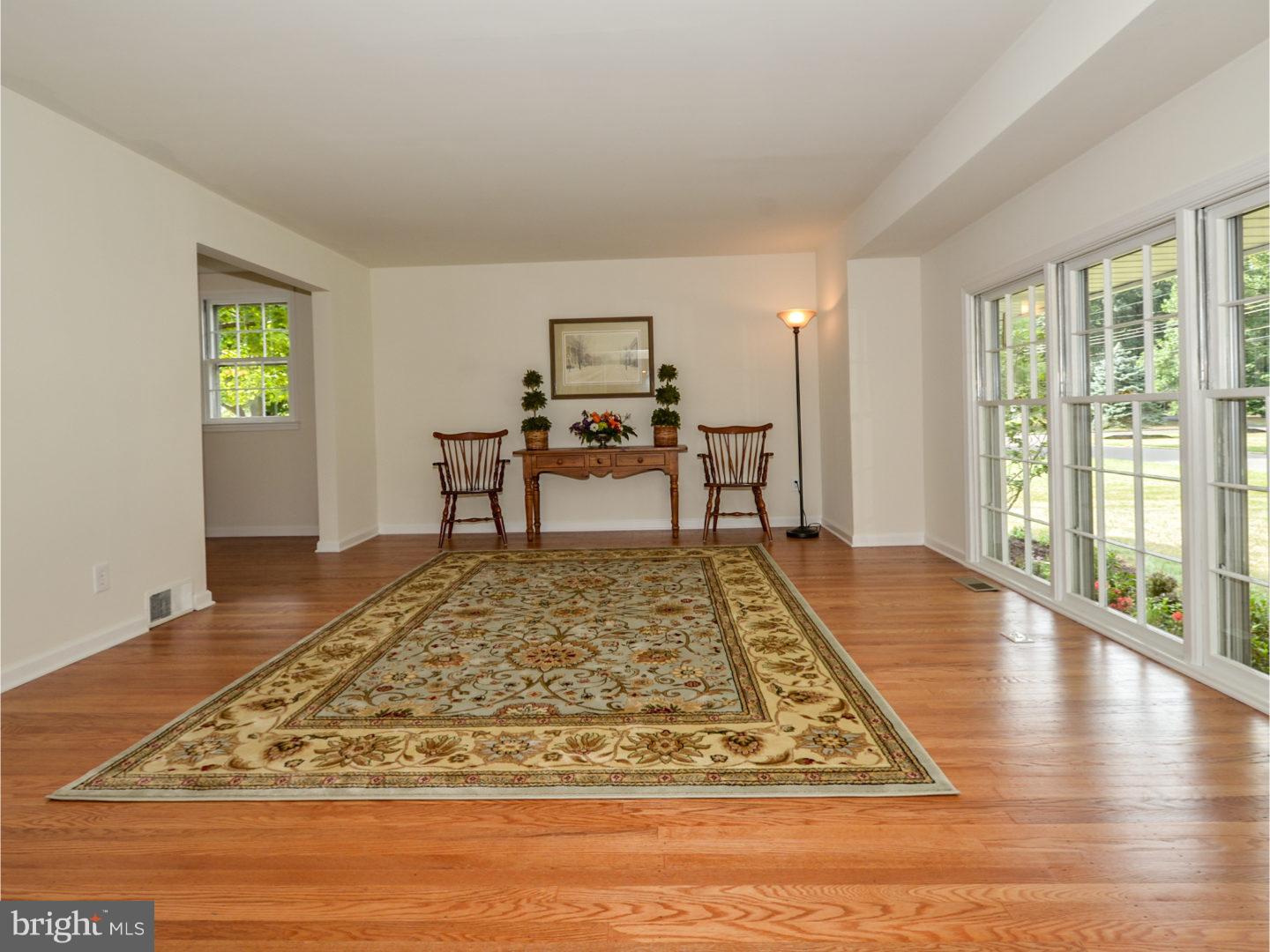 312 Saly Road Yardley, PA 19067 - Photo 8 of 25 Living Room