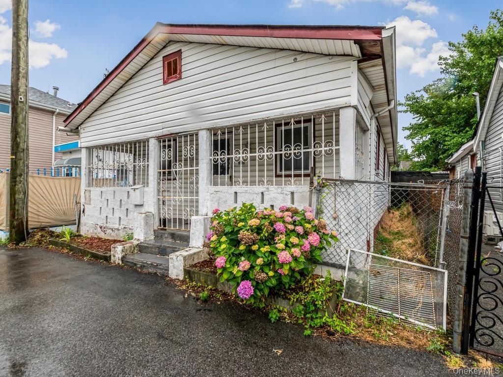 901 Harding Park Bronx, NY 10473 - Photo 18 of 24