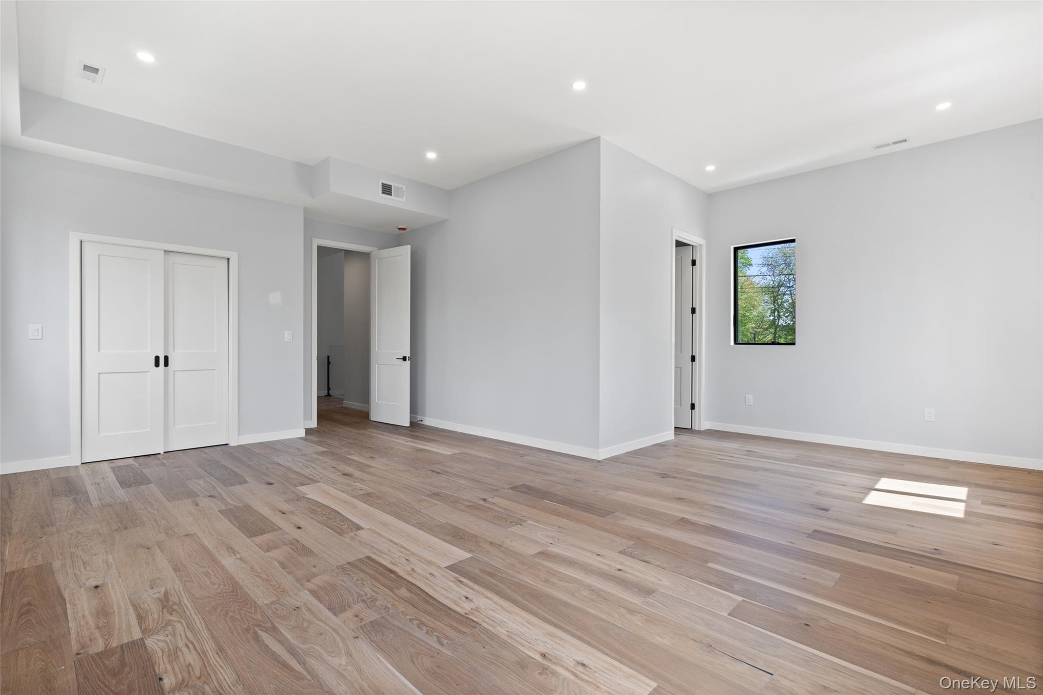 41 Mead Road Armonk, NY 10504 - Photo 25 of 40 Bedroom with Ensuite