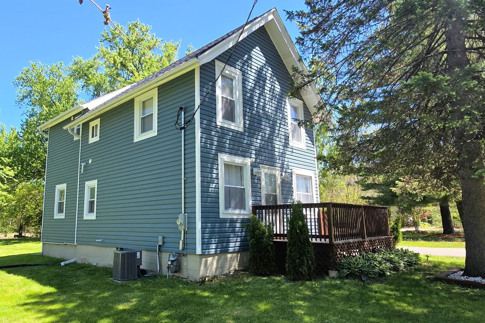 15018 West Russell Road Zion, IL 60099 - Photo 2 of 30