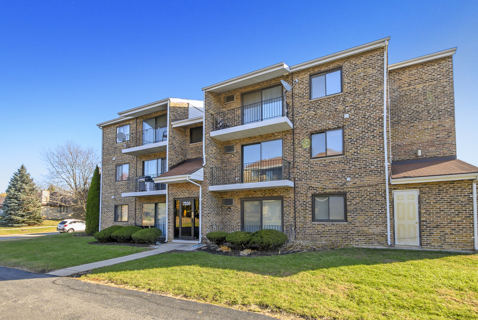 7335 West 157th Street, Unit 2B Orland Park, IL 60462 - Photo 1 of 16