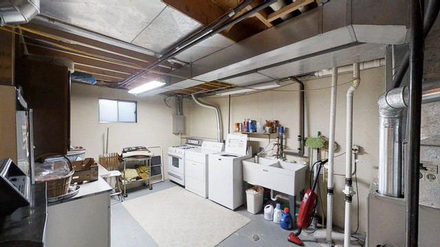 1870 Golfview Drive Bartlett, IL 60103 - Photo 13 of 15 a view of a room with gym equipment