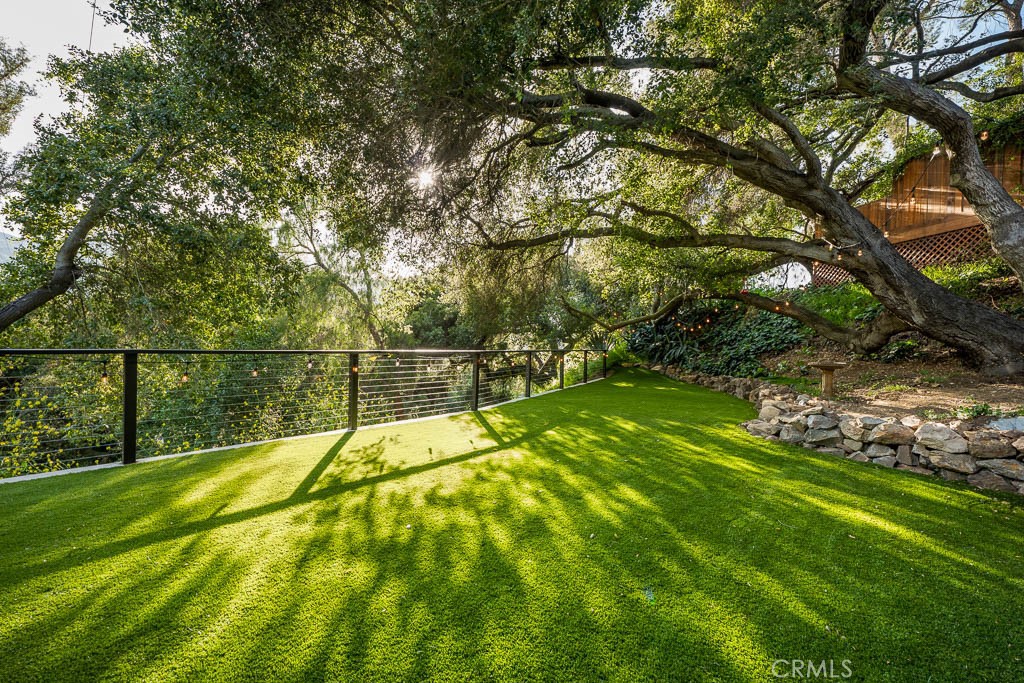 21670 Encina Road Topanga, CA 90290 - Photo 13 of 27 Gallery Image 13