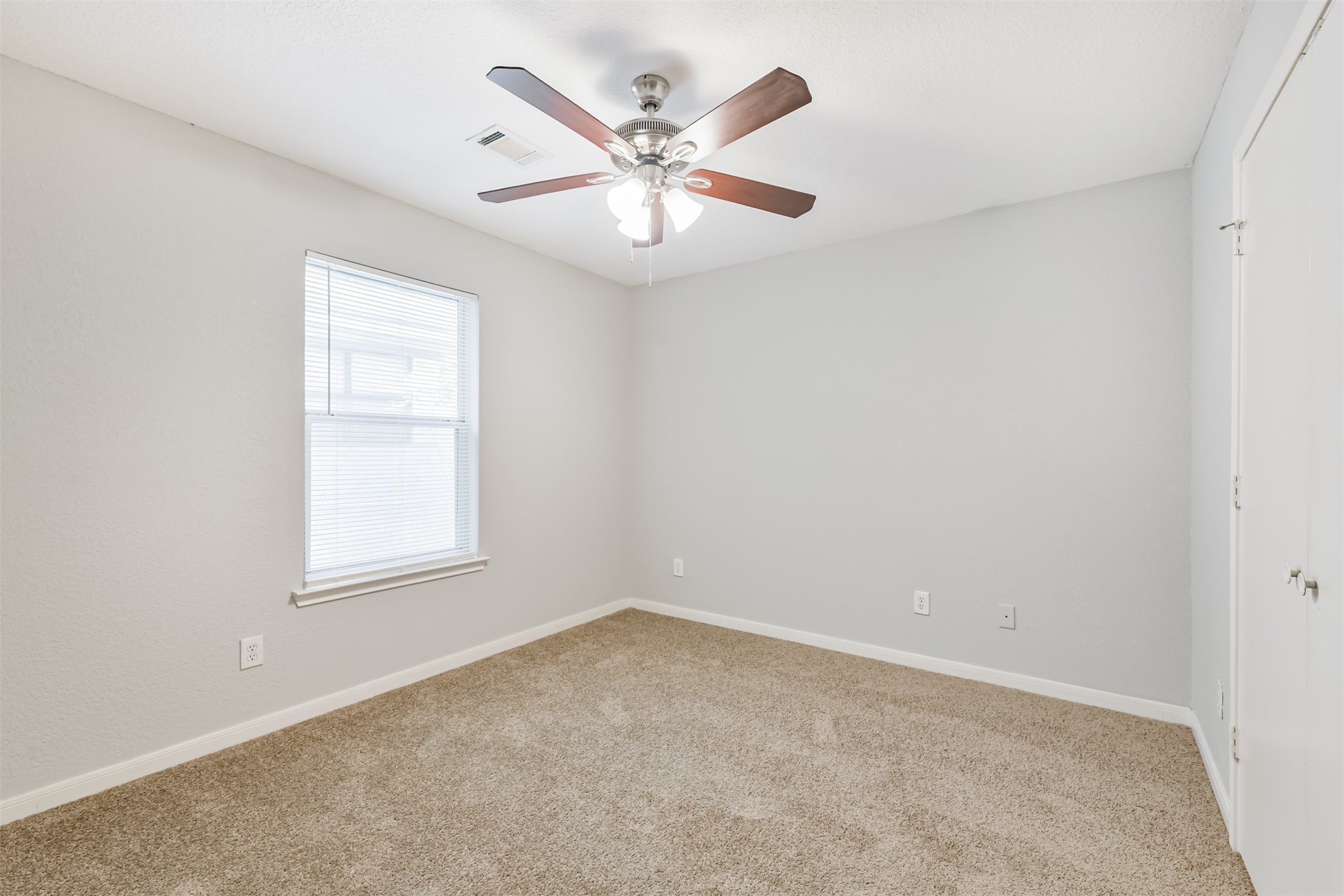 617 Avenue I Conroe, TX 77301 - Photo 14 of 19 2 bedrooms have ceiling fans