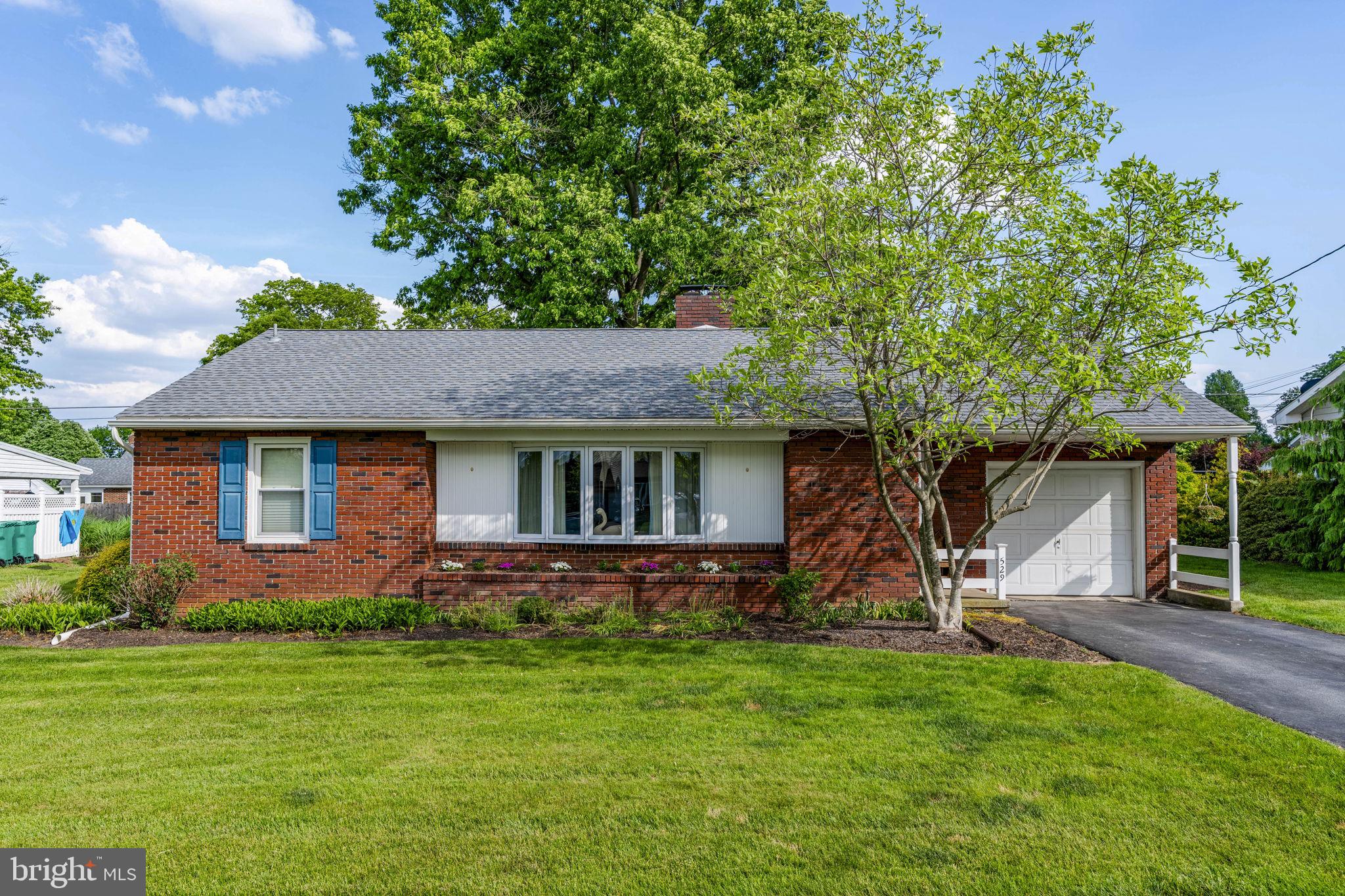 529 South 6th Street Denver, PA 17517 - Photo 6 of 54
