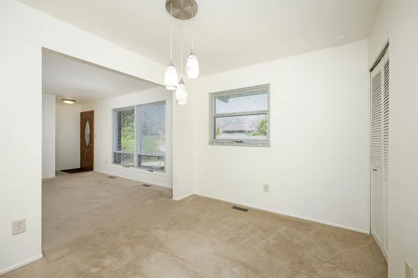 $380,000 | 350 Hollywood Drive, Saline, MI 48176