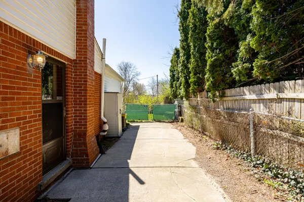 $380,000 | 350 Hollywood Drive, Saline, MI 48176