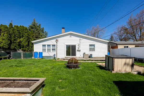$380,000 | 350 Hollywood Drive, Saline, MI 48176