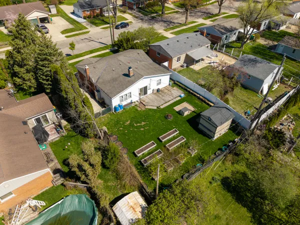 $380,000 | 350 Hollywood Drive, Saline, MI 48176