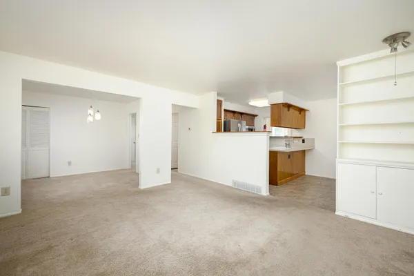 $380,000 | 350 Hollywood Drive, Saline, MI 48176