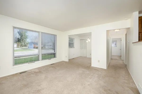 $380,000 | 350 Hollywood Drive, Saline, MI 48176