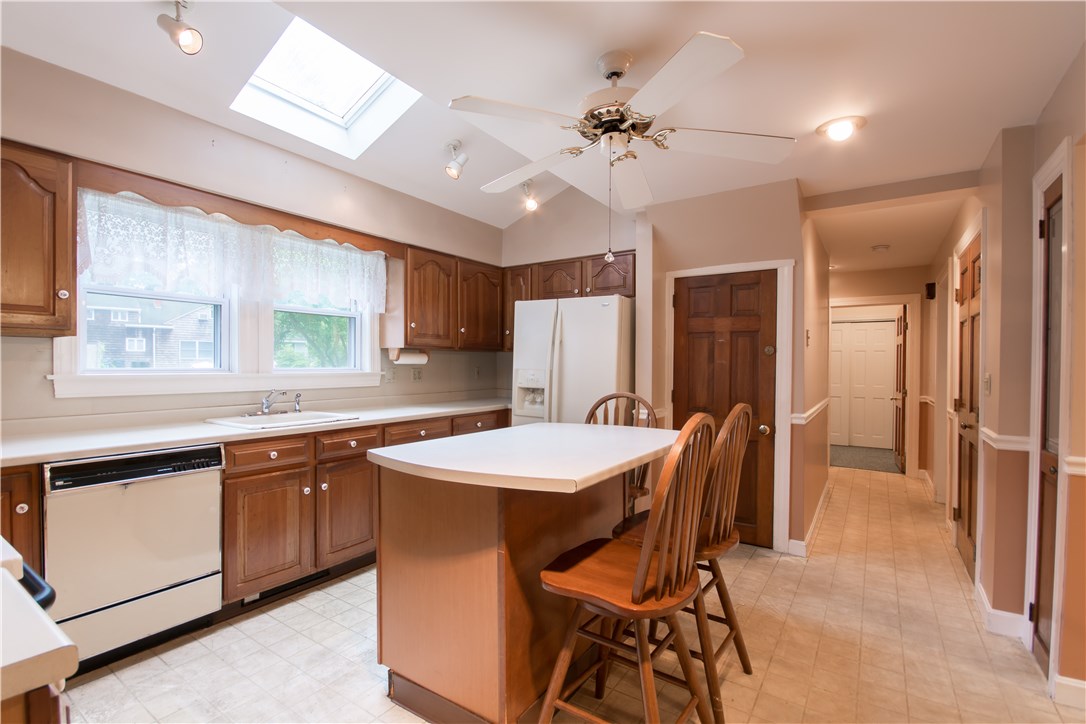 98 Touisset Road Warren, RI 02885 - Photo 13 of 39