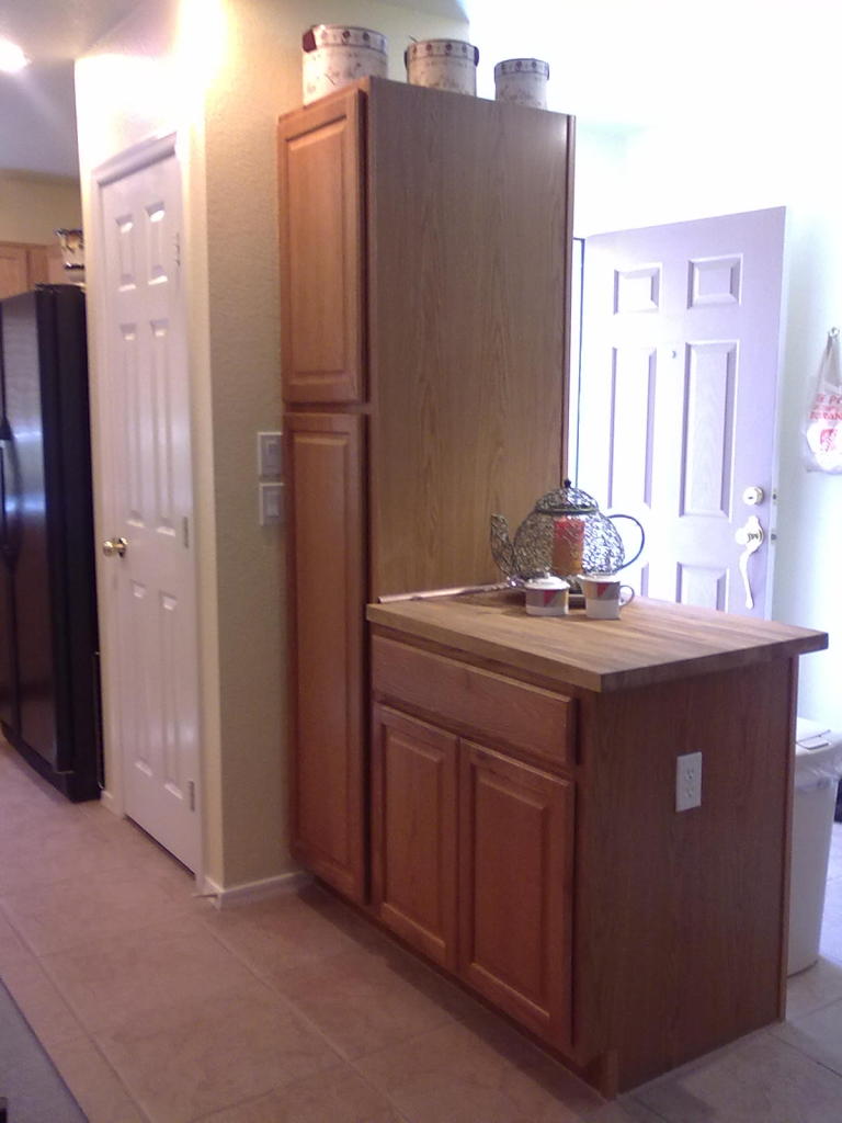 3502 South Chaparral Road Apache Junction, AZ 85119 - Photo 5 of 16 3502 E Chaparral - dining area cabinets