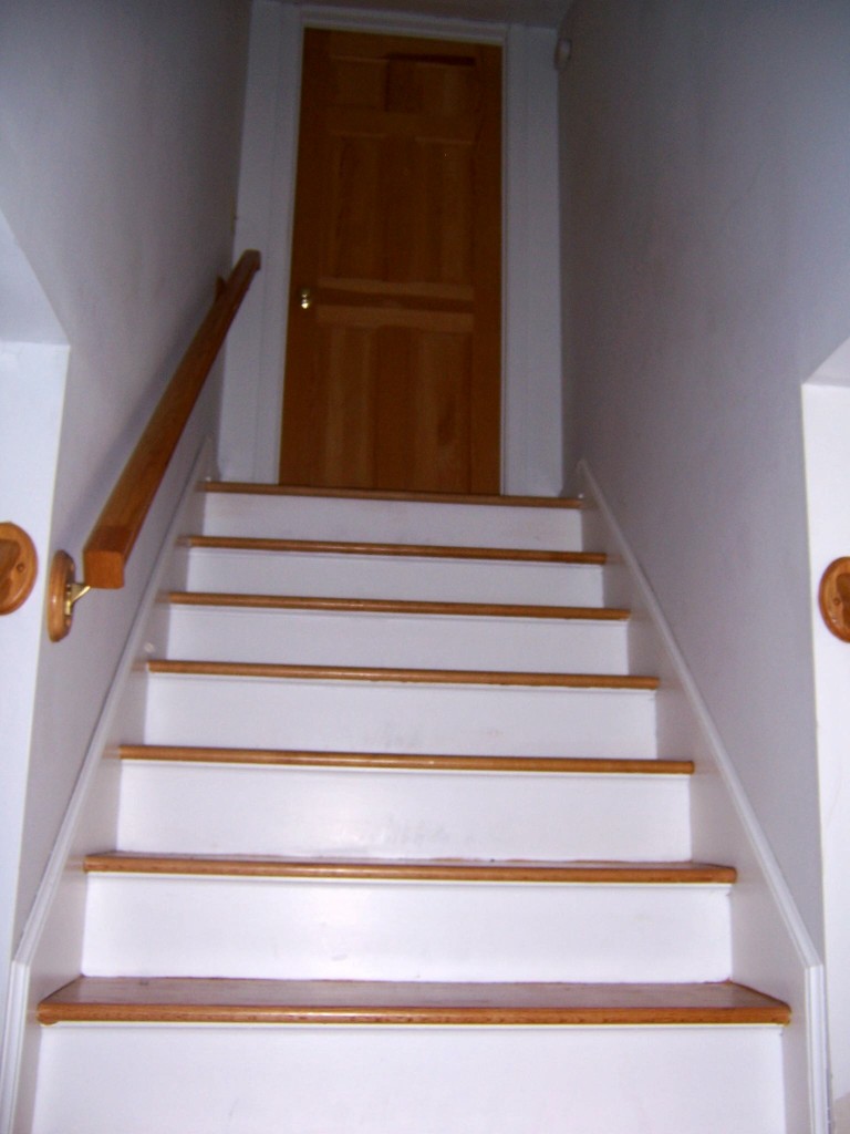 574 Dalton Division Road Pittsfield, MA 01201 - Photo 23 of 35 HallwayTo2ndFloor