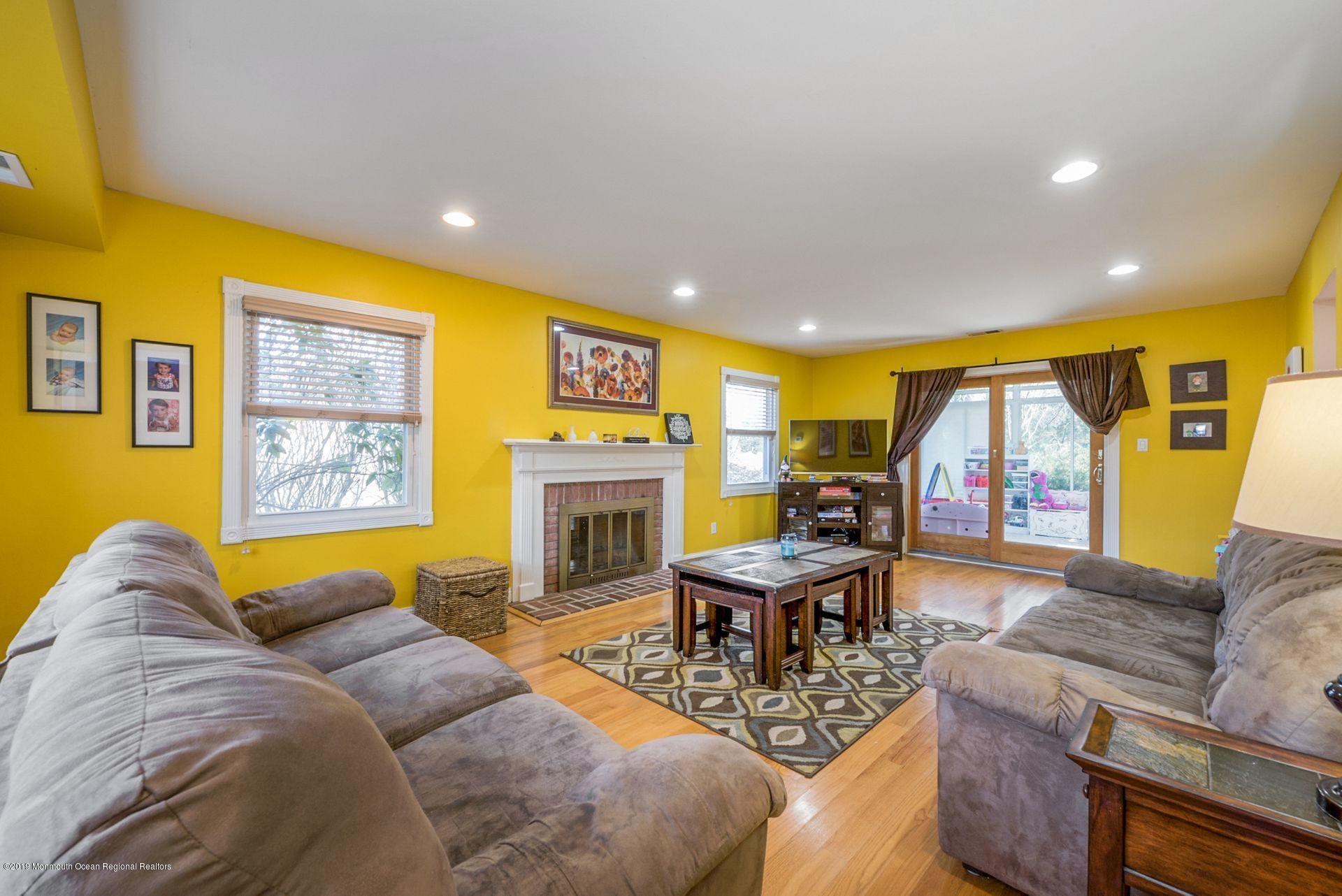 5 Lenape Road Marlboro, NJ 07746 - Photo 4 of 24 4