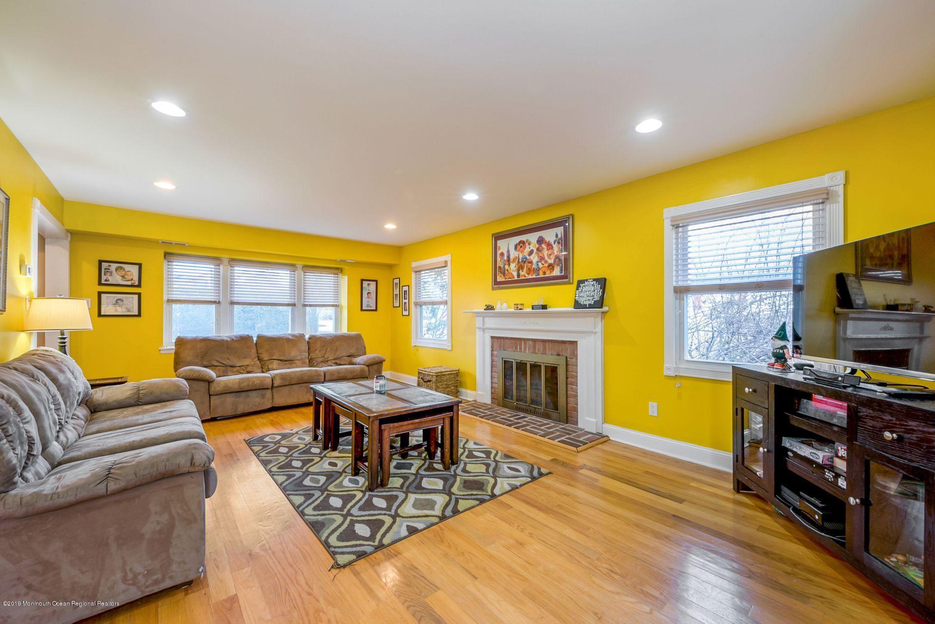 5 Lenape Road Marlboro, NJ 07746 - Photo 5 of 24 5