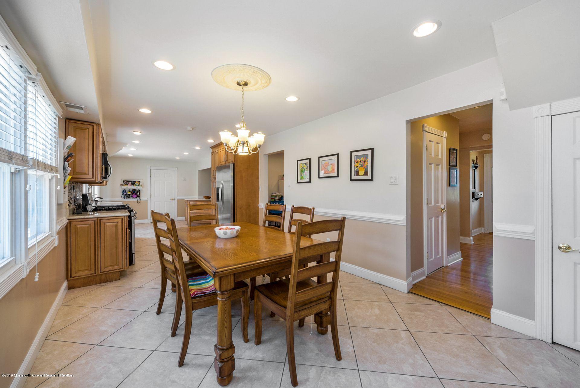 5 Lenape Road Marlboro, NJ 07746 - Photo 7 of 24 7