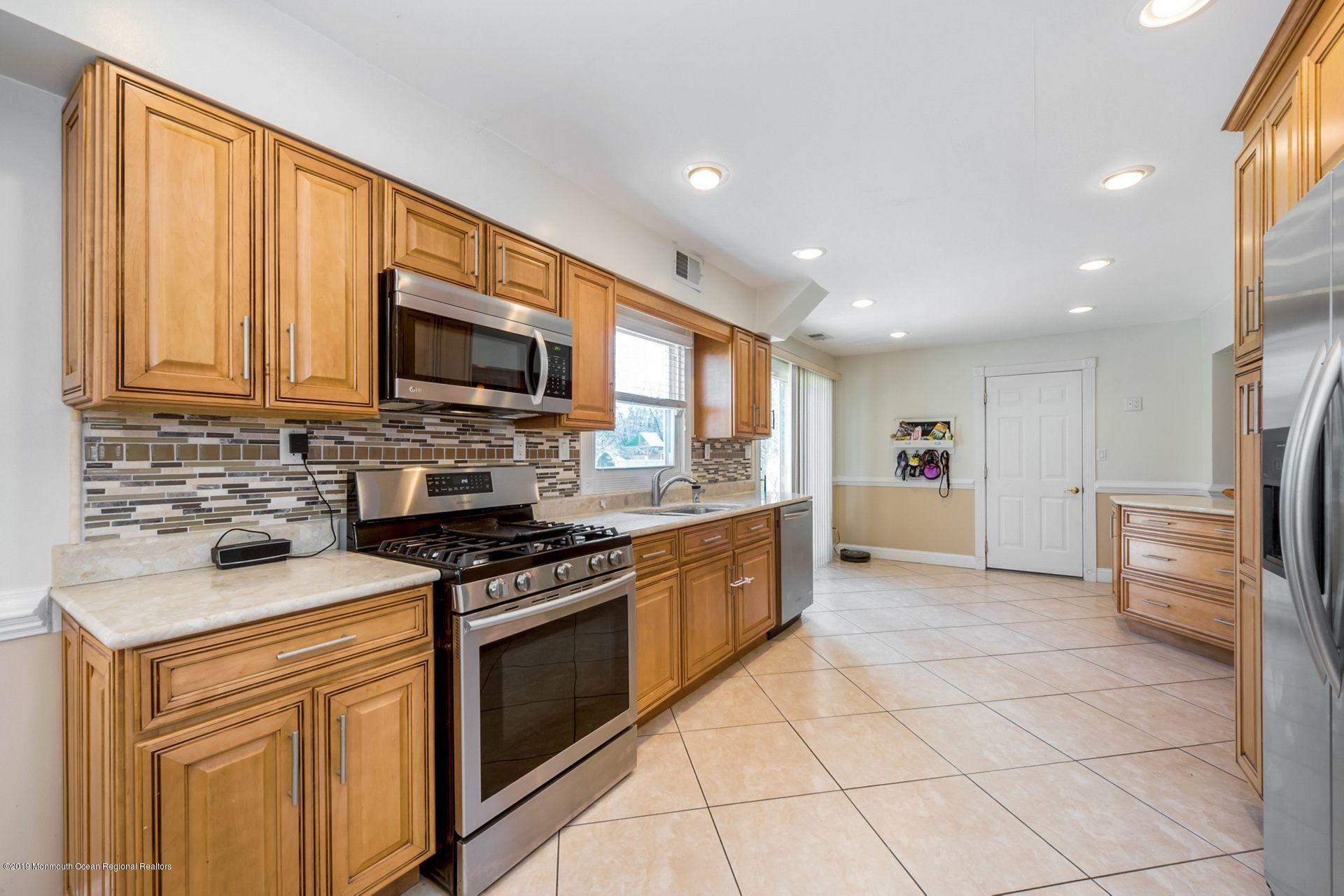 5 Lenape Road Marlboro, NJ 07746 - Photo 8 of 24 8