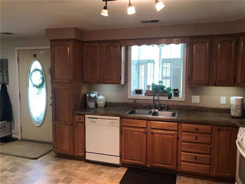 256 Old Plank Road Butler, PA 16002 - Photo 11 of 25 Kitchen