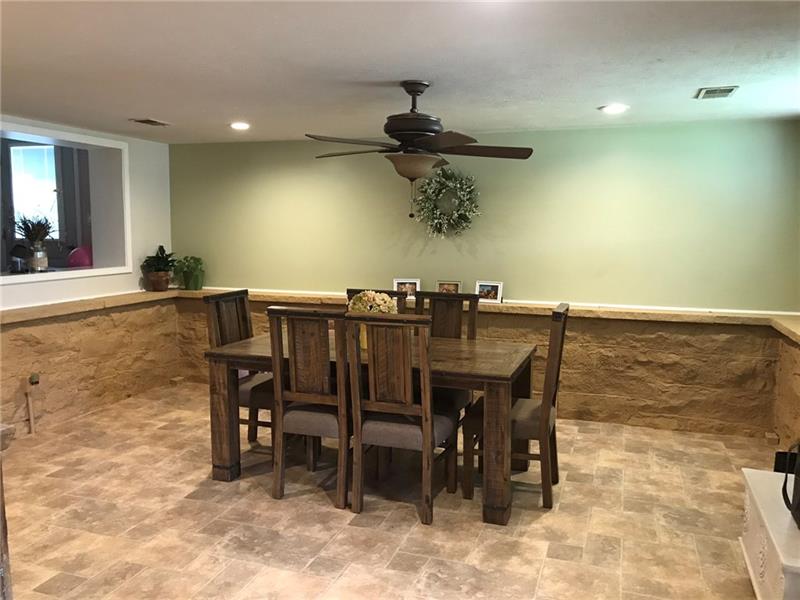 256 Old Plank Road Butler, PA 16002 - Photo 12 of 25 Dining room