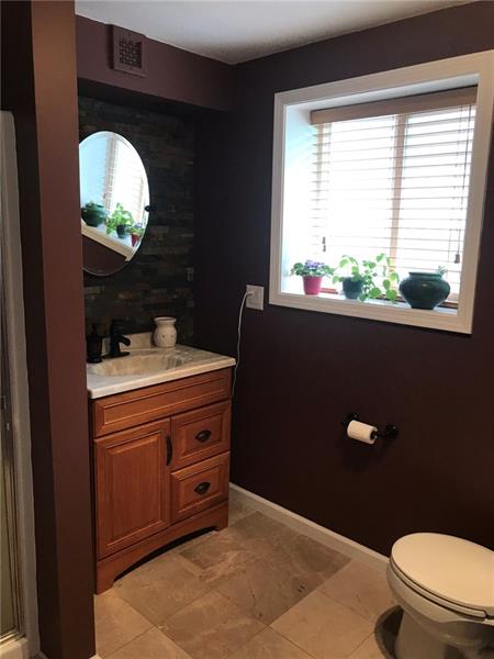 256 Old Plank Road Butler, PA 16002 - Photo 15 of 25 1st floor bath