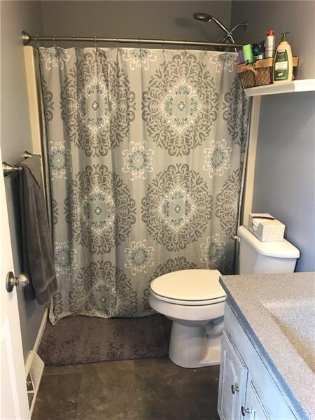256 Old Plank Road Butler, PA 16002 - Photo 20 of 25 2nd floor bath