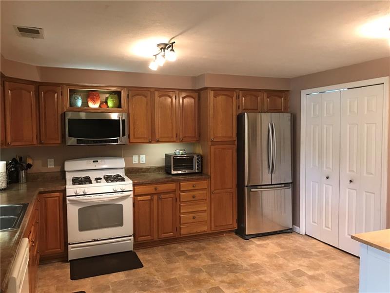 256 Old Plank Road Butler, PA 16002 - Photo 10 of 25 Kitchen