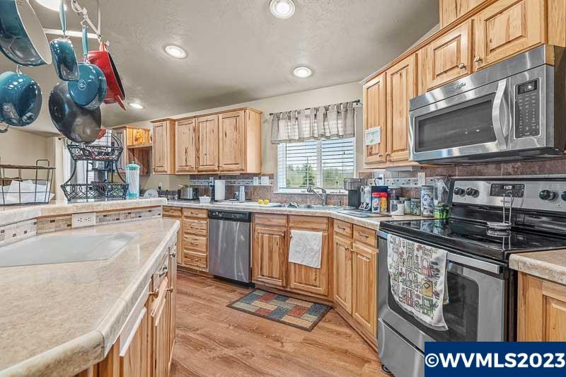 2890 Stoltz Hill Road Lebanon, OR 97355 - Photo 13 of 38 Gallery Image 13